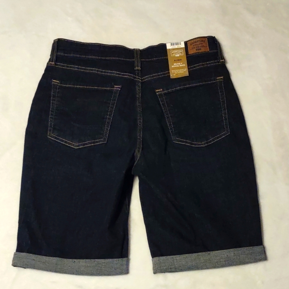 NWT Levi's Mid Rise Bermuda Shorts - Picture 2 of 5